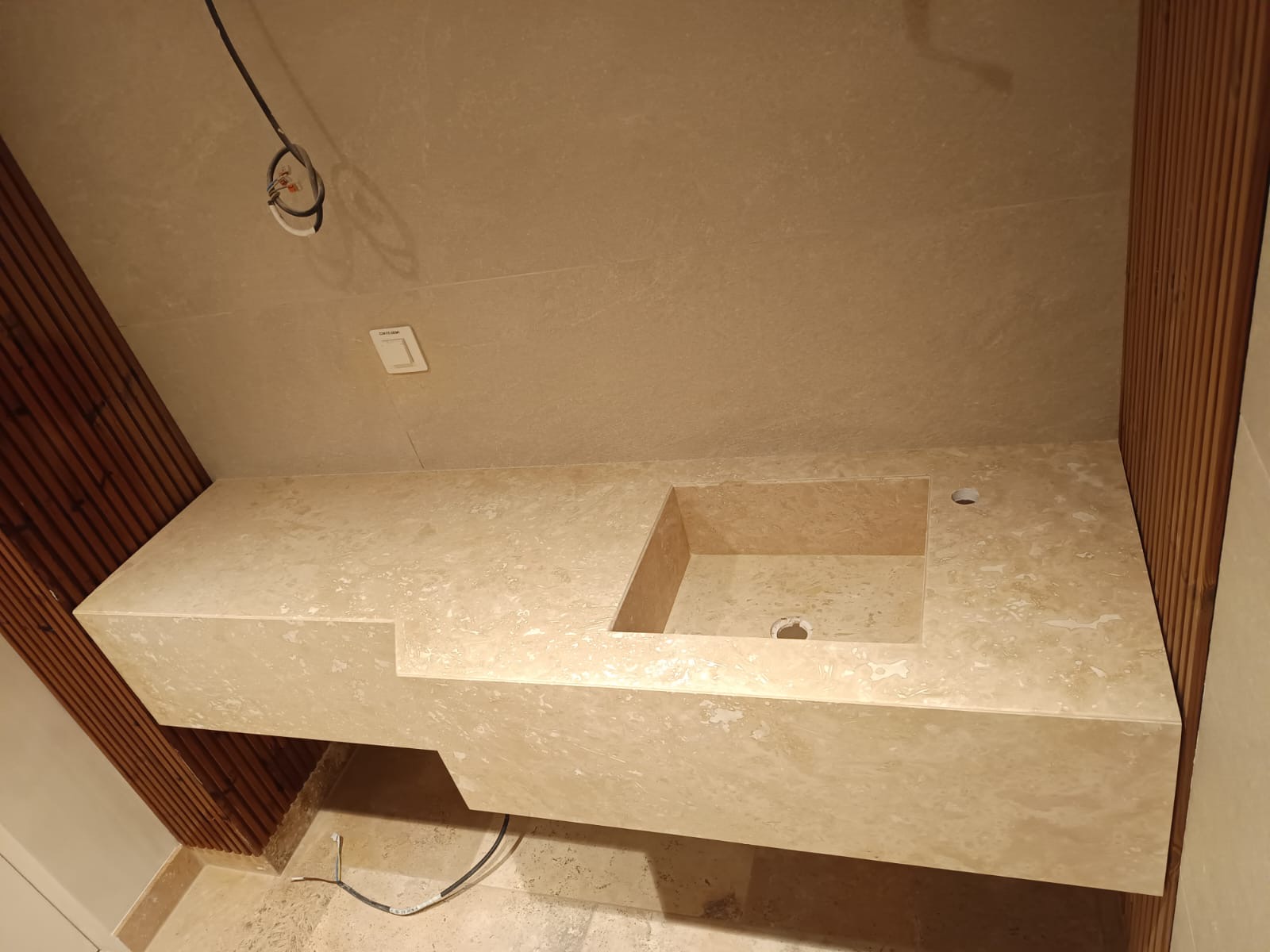 Trepte / praguri travertin pentru baie